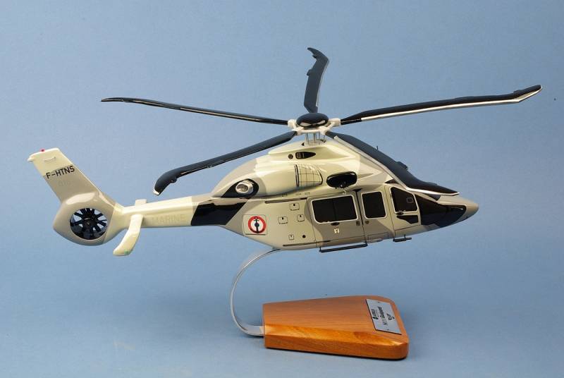 MAQUETTE AIRBUS HELICOPTERE H160 GUEPARD PROCHE MARIGNANE
