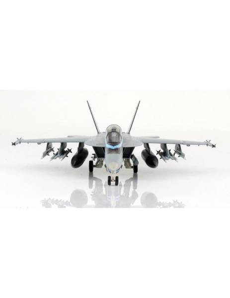 Maquette métal avion de chasse missiles et bidons amovibles échelle 1/72ème top gun maverick tom cruise